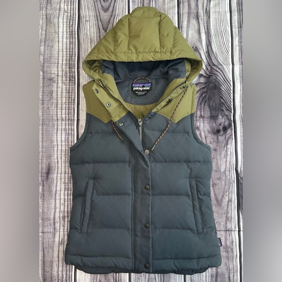 Patagonia Jackets & Blazers - Women’s Patagonia Bivy hooded vest, size XS